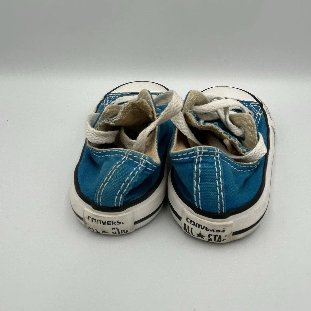 Blue Converse Toddler Size 5‎